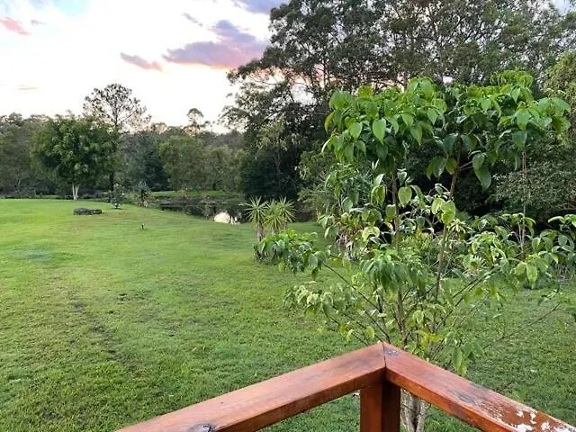 Private Country 1 Bedroom Cabin Landsborough 0*,  Australia