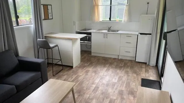 Private Country 1 Bedroom Cabin Landsborough Holiday home